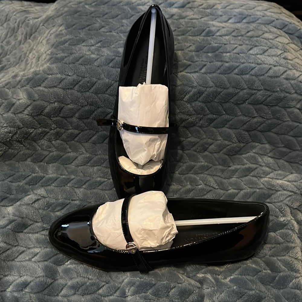 Never been worn Louis Vuitton ballerina flats